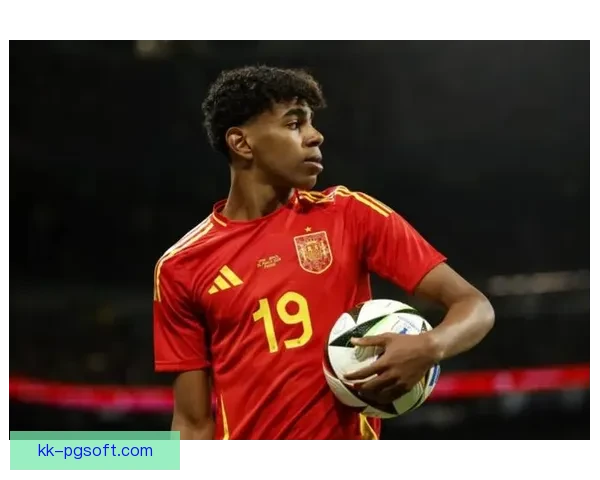 2024 欧洲杯亚马尔凭借出色表现荣膺最佳球员奖 成就个人职业生涯新高